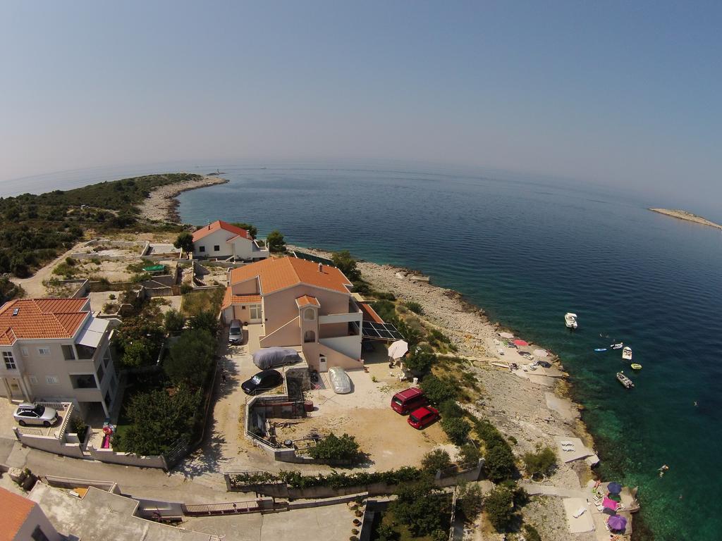 Direkt Am Meer-Apartments Puntaplanka Rogoznica  Esterno foto