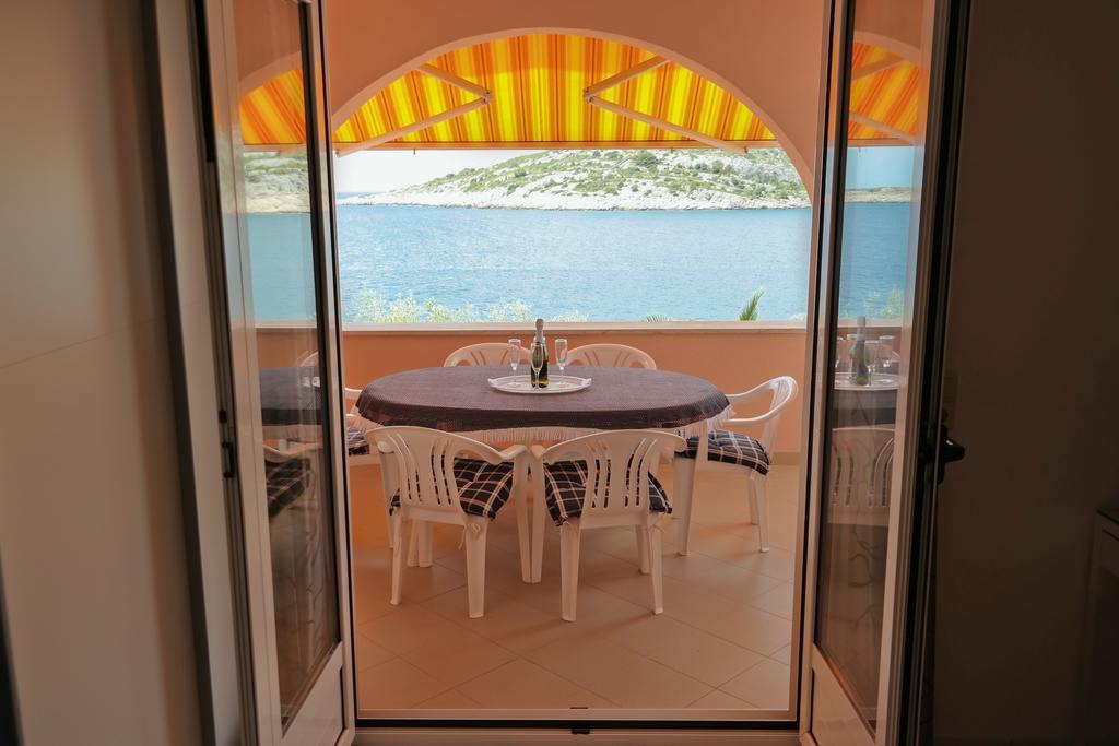 Direkt Am Meer-Apartments Puntaplanka Rogoznica  Esterno foto