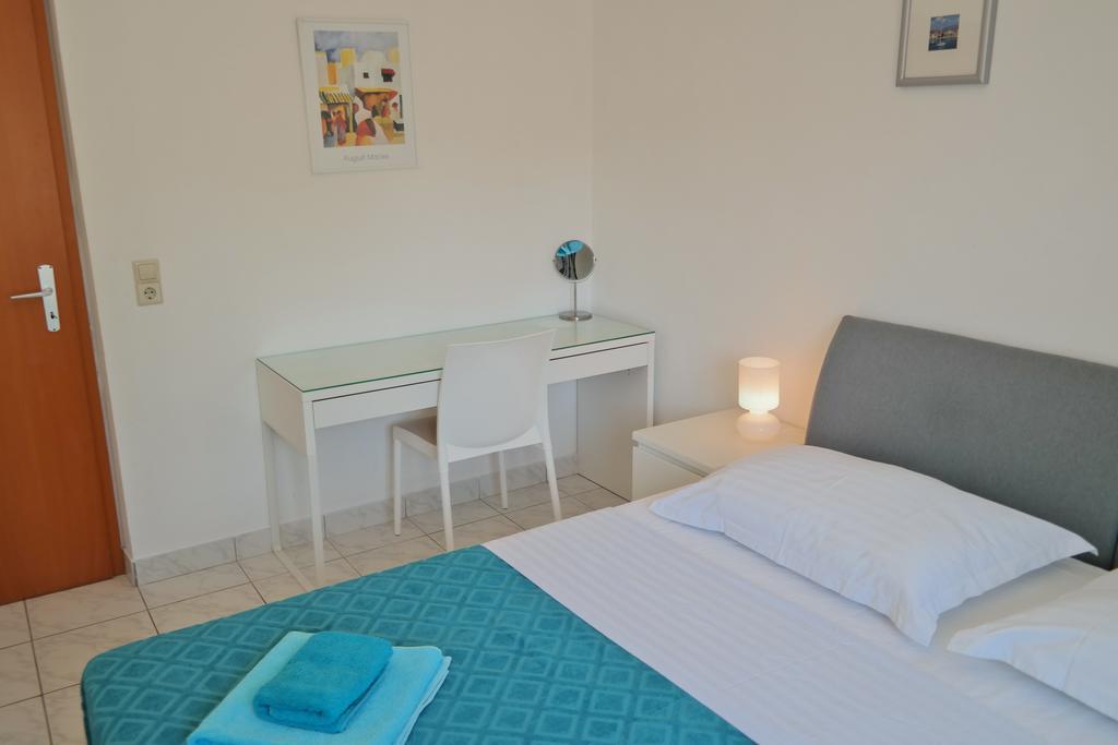 Direkt Am Meer-Apartments Puntaplanka Rogoznica  Esterno foto