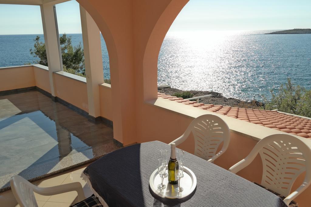 Direkt Am Meer-Apartments Puntaplanka Rogoznica  Esterno foto