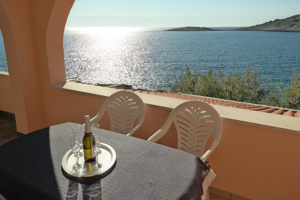 Direkt Am Meer-Apartments Puntaplanka Rogoznica  Esterno foto