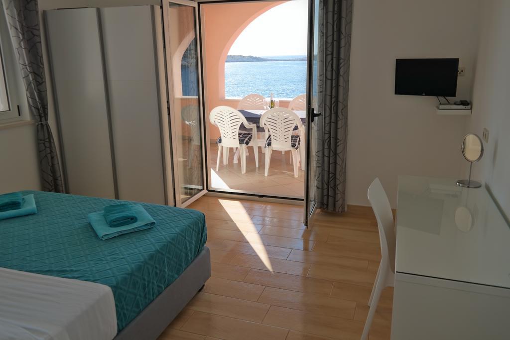 Direkt Am Meer-Apartments Puntaplanka Rogoznica  Esterno foto