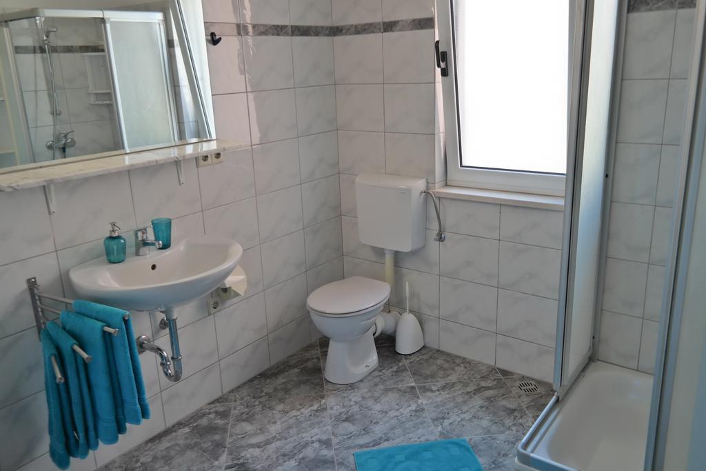 Direkt Am Meer-Apartments Puntaplanka Rogoznica  Esterno foto