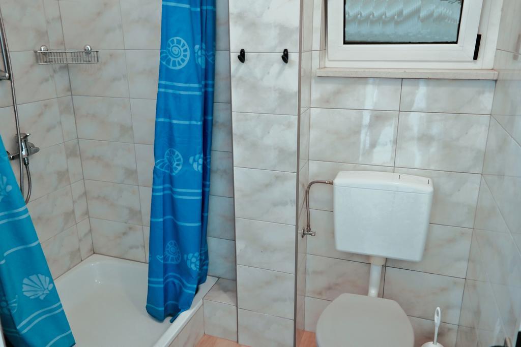 Direkt Am Meer-Apartments Puntaplanka Rogoznica  Esterno foto