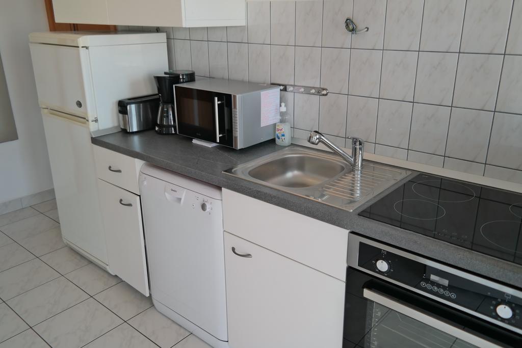 Direkt Am Meer-Apartments Puntaplanka Rogoznica  Esterno foto