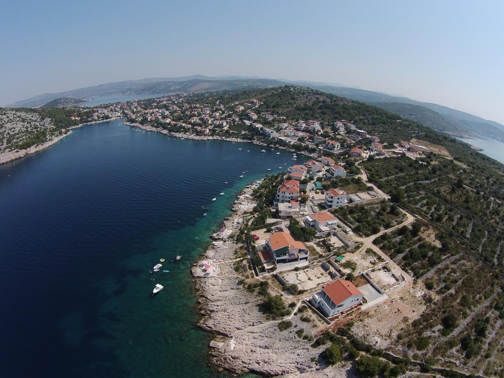 Direkt Am Meer-Apartments Puntaplanka Rogoznica  Esterno foto