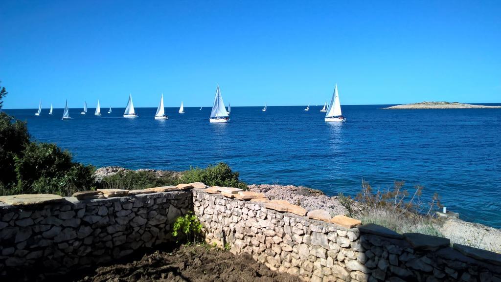 Direkt Am Meer-Apartments Puntaplanka Rogoznica  Esterno foto