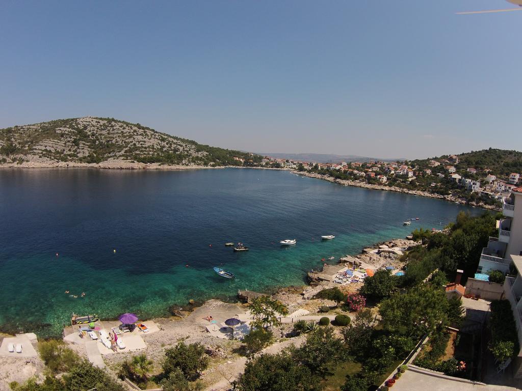 Direkt Am Meer-Apartments Puntaplanka Rogoznica  Esterno foto